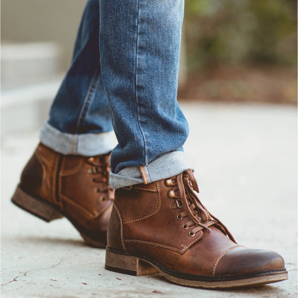 Men's Brown Leather Chukka Lace-Up Boots